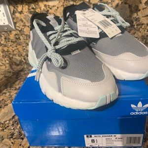 Adidia Night Jogger size 8 1/2 womens